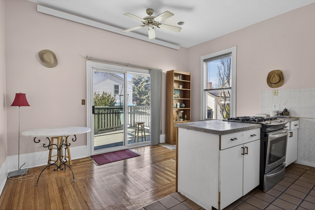 51 Cherry St, Lynn, Massachusetts, 2 Bedrooms Bedrooms, 5 Rooms Rooms,1 BathroomBathrooms,Residential,For Sale,Cherry St,73510982
