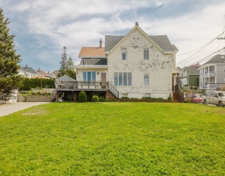 83 Dudley St, New Bedford, Massachusetts, 4 Bedrooms Bedrooms, 8 Rooms Rooms,1.5 BathroomsBathrooms,Residential,For Sale,Dudley St,73516851