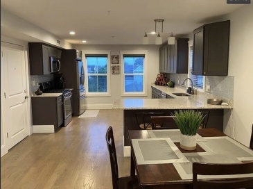 244 Central Ave, Medford, Massachusetts, 2 Bedrooms Bedrooms, 4 Rooms Rooms,2 BathroomsBathrooms,Residential Lease,For Rent,Central Ave,73555850