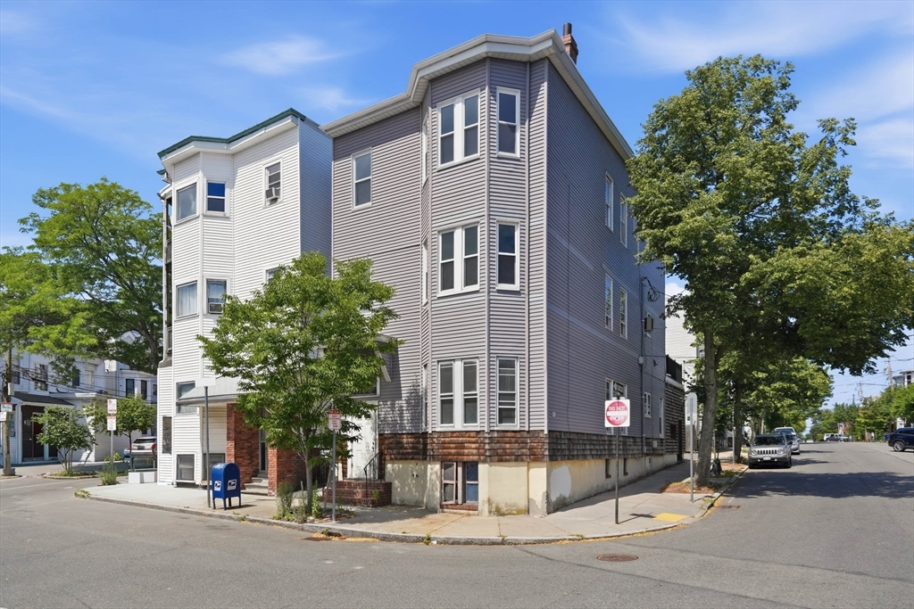 487-489 Sumner Street, Boston, Massachusetts, 2 Bedrooms Bedrooms, 4 Rooms Rooms,1 BathroomBathrooms,Residential,For Sale,Sumner Street,73555857