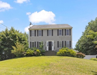 413 Huttleston Ave, Fairhaven, Massachusetts, 3 Bedrooms Bedrooms, 10 Rooms Rooms,2.5 BathroomsBathrooms,Residential,For Sale,Huttleston Ave,73555859