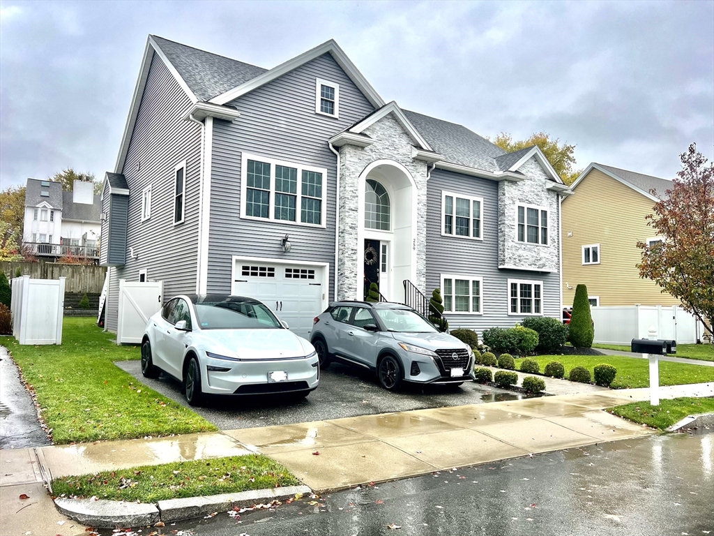 259 Oakwood Ave, Revere, Massachusetts, 3 Bedrooms Bedrooms, 6 Rooms Rooms,2 BathroomsBathrooms,Residential Lease,For Rent,Oakwood Ave,73555869