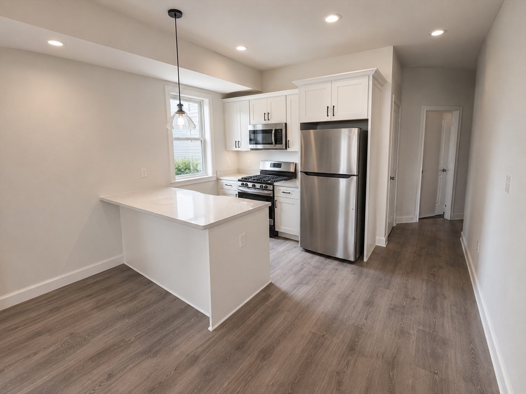 301-305 Dudley, Boston, Massachusetts, 4 Bedrooms Bedrooms, 6 Rooms Rooms,2 BathroomsBathrooms,Residential Lease,For Rent,Dudley,73531941