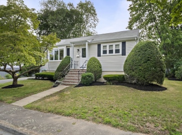 29 Thayer Cir, Randolph, Massachusetts, 3 Bedrooms Bedrooms, 6 Rooms Rooms,1 BathroomBathrooms,Residential,For Sale,Thayer Cir,73555870