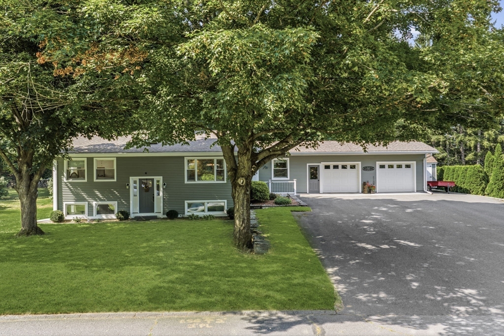 6 W Park Dr, Easthampton, Massachusetts, 3 Bedrooms Bedrooms, 7 Rooms Rooms,3 BathroomsBathrooms,Residential,For Sale,W Park Dr,73555873
