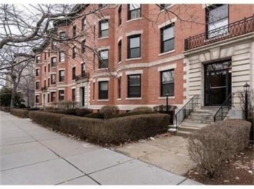 1064 Beacon Street, Brookline, Massachusetts, 1 Bedroom Bedrooms, 2 Rooms Rooms,1 BathroomBathrooms,Residential Lease,For Rent,Beacon Street,73555878