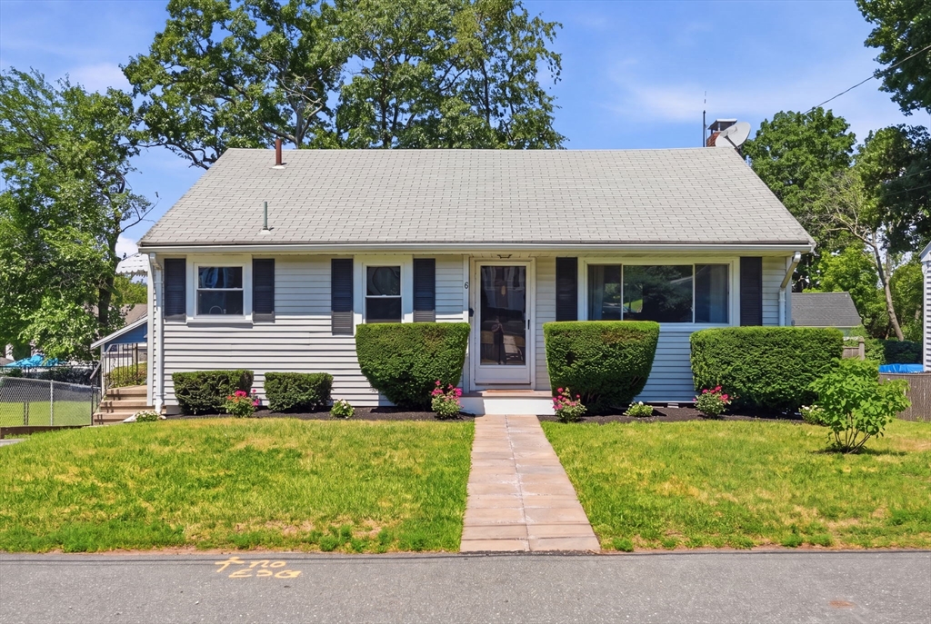 8 Bossi Ave, Randolph, Massachusetts, 3 Bedrooms Bedrooms, 7 Rooms Rooms,1 BathroomBathrooms,Residential,For Sale,Bossi Ave,73555884