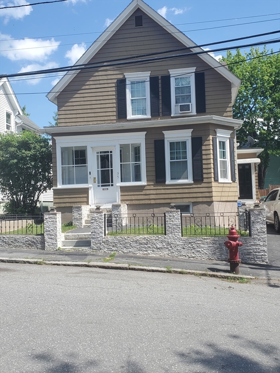 35 Farmland Rd, Lowell, Massachusetts, 4 Bedrooms Bedrooms, 8 Rooms Rooms,2 BathroomsBathrooms,Residential,For Sale,Farmland Rd,73555895