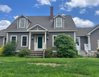 143 Corliss Hill Rd, Haverhill, Massachusetts, 3 Bedrooms Bedrooms, 8 Rooms Rooms,2.5 BathroomsBathrooms,Residential Lease,For Rent,Corliss Hill Rd,73555841