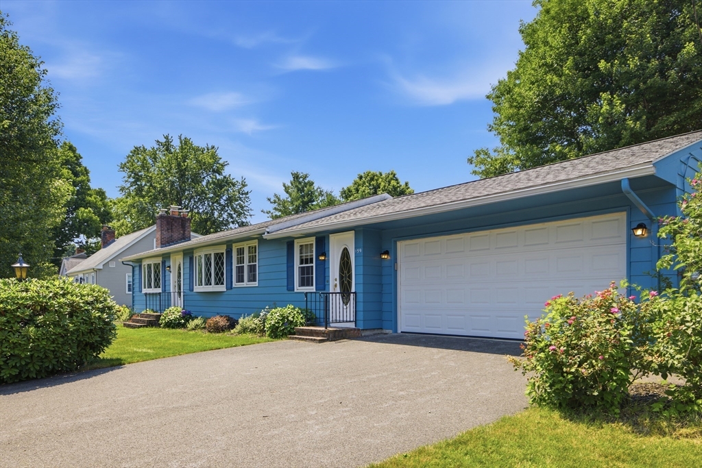 159 Mountainview Rd, East Longmeadow, Massachusetts, 3 Bedrooms Bedrooms, 6 Rooms Rooms,1.5 BathroomsBathrooms,Residential,For Sale,Mountainview Rd,73555809