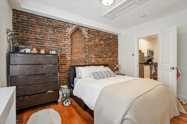 130 Myrtle St, Boston, Massachusetts, 1 Bedroom Bedrooms, 4 Rooms Rooms,1 BathroomBathrooms,Residential Lease,For Rent,Myrtle St,73555825