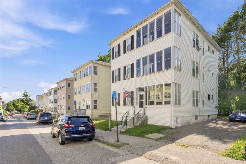 150 Ingleside, Worcester, Massachusetts, 6 Bedrooms Bedrooms, 12 Rooms Rooms,3 BathroomsBathrooms,Residential Income,For Sale,Ingleside,73555830