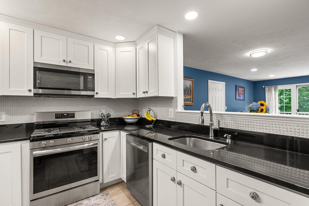 119 Revere St, Canton, Massachusetts, 2 Bedrooms Bedrooms, 5 Rooms Rooms,2 BathroomsBathrooms,Residential Lease,For Rent,Revere St,73555831