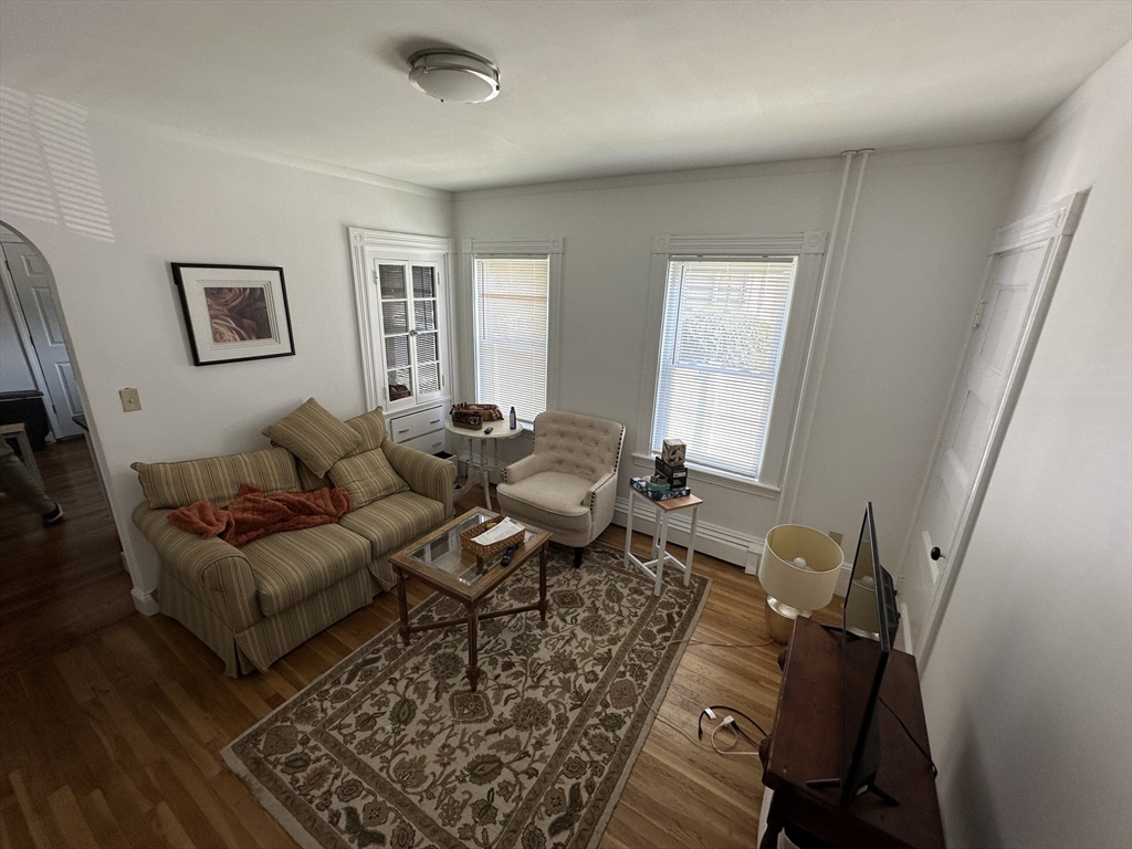 50-60 Waverly St, Boston, Massachusetts, 3 Bedrooms Bedrooms, 5 Rooms Rooms,1 BathroomBathrooms,Residential Lease,For Rent,Waverly St,73555879