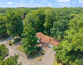 35 Rustic Dr, Weymouth, Massachusetts, 3 Bedrooms Bedrooms, 7 Rooms Rooms,2 BathroomsBathrooms,Residential,For Sale,Rustic Dr,73555845