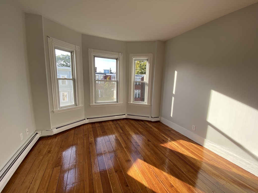 632 Dorchester Ave., Boston, Massachusetts, 3 Bedrooms Bedrooms, 8 Rooms Rooms,1 BathroomBathrooms,Residential Lease,For Rent,Dorchester Ave.,73555901