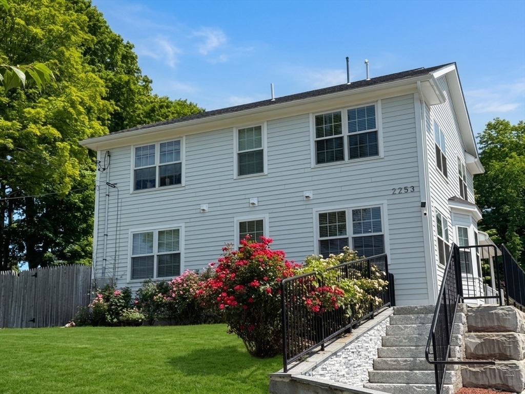 2253 Washington Street, Canton, Massachusetts, 3 Bedrooms Bedrooms, 6 Rooms Rooms,2 BathroomsBathrooms,Residential Lease,For Rent,Washington Street,73555960