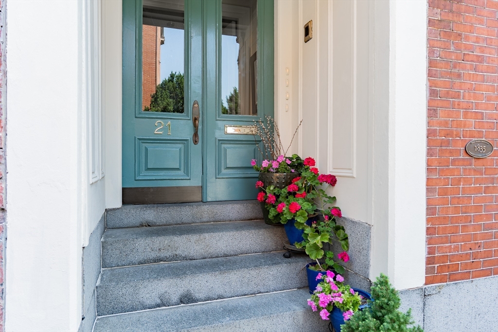 21 Harvard St, Boston, Massachusetts, 1 Bedroom Bedrooms, 3 Rooms Rooms,1 BathroomBathrooms,Residential,For Sale,Harvard St,73555967