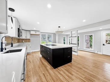 21 Burlington Rd, Billerica, Massachusetts, 4 Bedrooms Bedrooms, 8 Rooms Rooms,2 BathroomsBathrooms,Residential Lease,For Rent,Burlington Rd,73555970