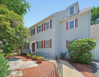 16 Valiant Way, Salem, Massachusetts, 3 Bedrooms Bedrooms, 7 Rooms Rooms,3 BathroomsBathrooms,Residential,For Sale,Valiant Way,73556075