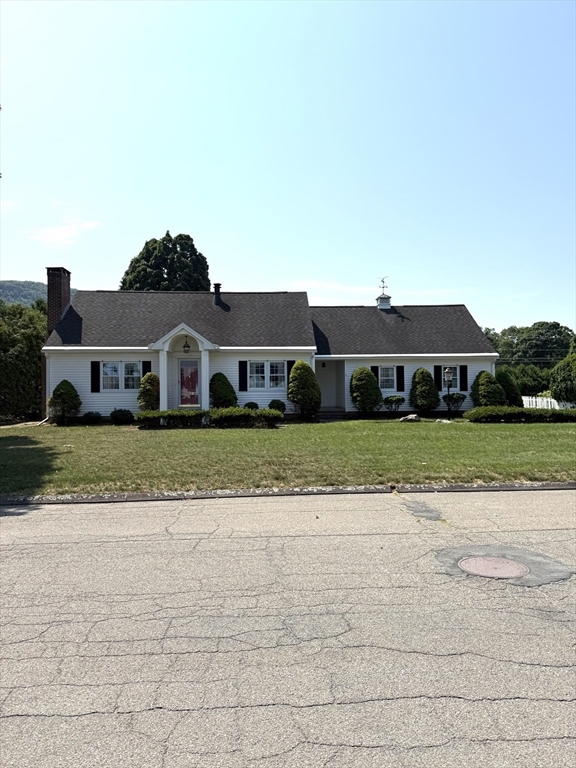 6 Gross Ln, Easthampton, Massachusetts, 3 Bedrooms Bedrooms, 6 Rooms Rooms,1.5 BathroomsBathrooms,Residential,For Sale,Gross Ln,73556098