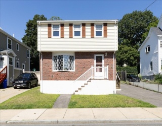 74 Seaview Ave., Malden, Massachusetts, 3 Bedrooms Bedrooms, 7 Rooms Rooms,1.5 BathroomsBathrooms,Residential,For Sale,Seaview Ave.,73556103