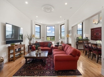 31 Bay State Rd, Boston, Massachusetts, 3 Bedrooms Bedrooms, 6 Rooms Rooms,3 BathroomsBathrooms,Residential Lease,For Rent,Bay State Rd,73556105