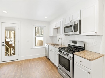 301 Bunker Hill Street, Boston, Massachusetts, 1 Bedroom Bedrooms, 3 Rooms Rooms,1 BathroomBathrooms,Residential Lease,For Rent,Bunker Hill Street,73556112