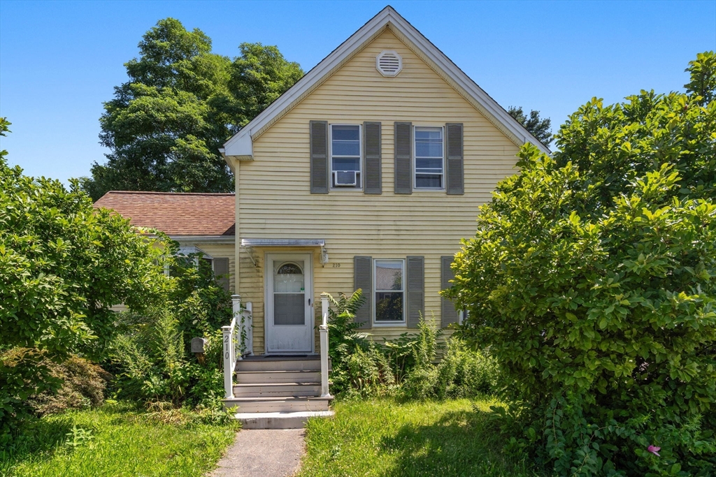 210 School Street, Stoughton, Massachusetts, 4 Bedrooms Bedrooms, 6 Rooms Rooms,2 BathroomsBathrooms,Residential,For Sale,School Street,73556121