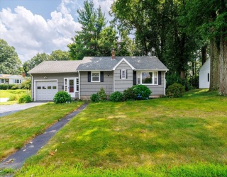 1 Melba Ave, Auburn, Massachusetts, 2 Bedrooms Bedrooms, 8 Rooms Rooms,1 BathroomBathrooms,Residential,For Sale,Melba Ave,73555898