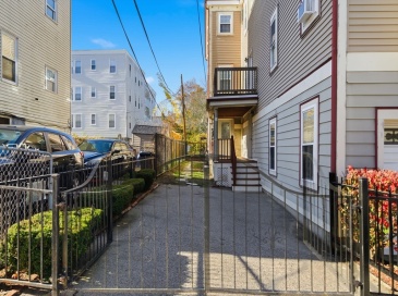 25 Sutton St, Boston, Massachusetts, 1 Bedroom Bedrooms, 3 Rooms Rooms,1 BathroomBathrooms,Residential Lease,For Rent,Sutton St,73556130 25 Sutton St, Boston, Massachusetts, 1 Bedroom Bedrooms, 3 Rooms Rooms,1 BathroomBathrooms,Residential Lease,For Rent,Sutton St,73556130