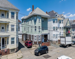 131 Whitman St, New Bedford, Massachusetts, 9 Bedrooms Bedrooms, 21 Rooms Rooms,3 BathroomsBathrooms,Residential Income,For Sale,Whitman St,73522847