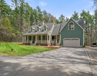 77 Thomas St, Middleboro, Massachusetts, 3 Bedrooms Bedrooms, 8 Rooms Rooms,2 BathroomsBathrooms,Residential,For Sale,Thomas St,73510731
