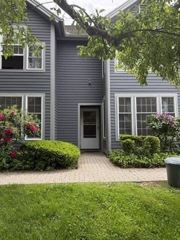 70 Amity Place, Amherst, Massachusetts, 3 Bedrooms Bedrooms, 6 Rooms Rooms,2.5 BathroomsBathrooms,Residential,For Sale,Amity Place,73536788