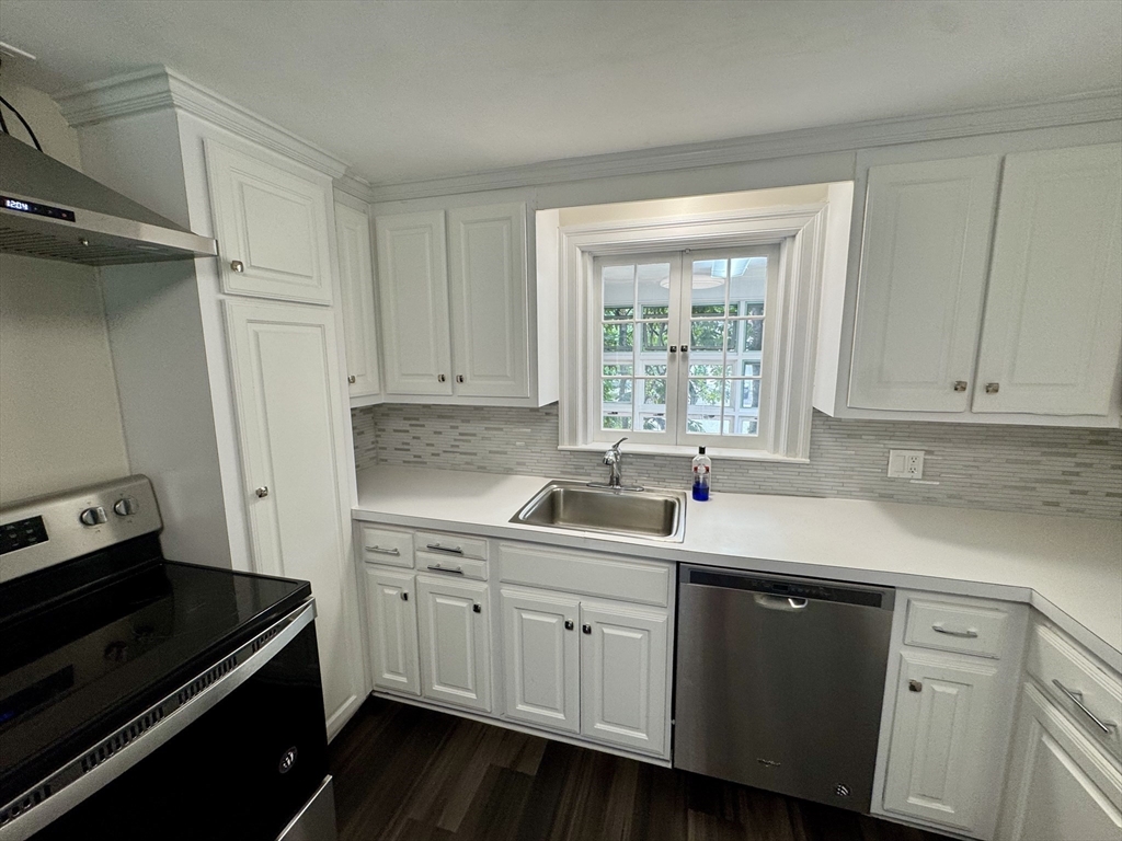 89 Stanley Rd, Newton, Massachusetts, 3 Bedrooms Bedrooms, 8 Rooms Rooms,2.5 BathroomsBathrooms,Residential Lease,For Rent,Stanley Rd,73556028