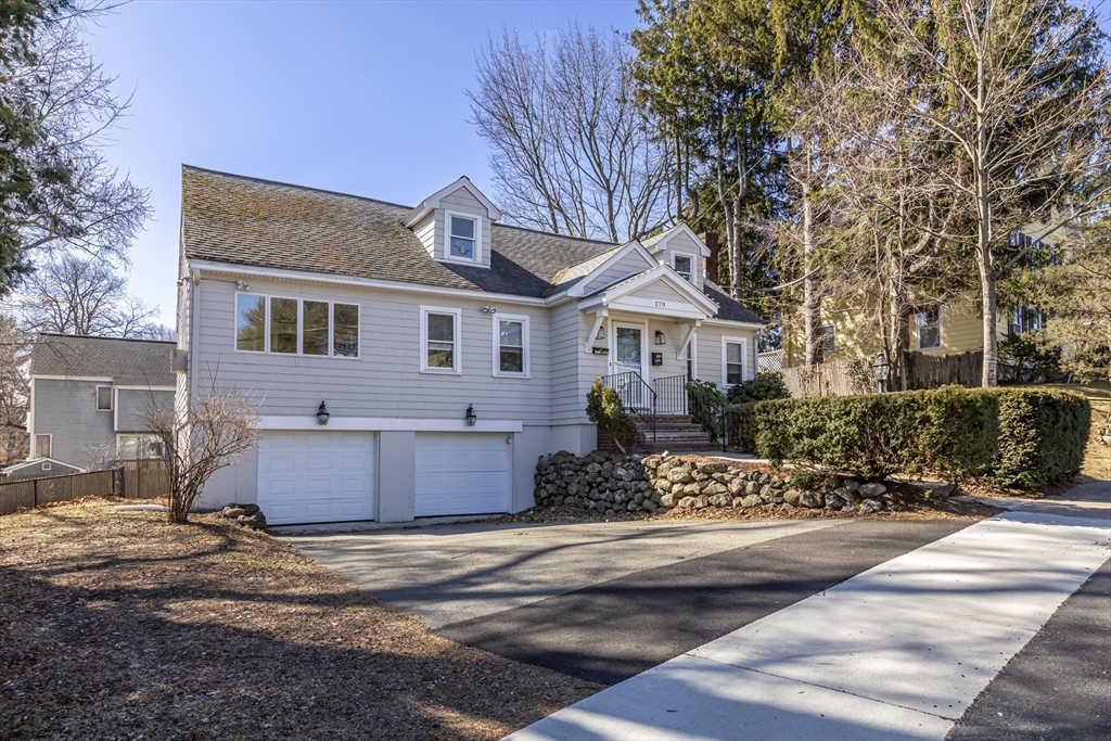 270 Cross St., Winchester, Massachusetts, 4 Bedrooms Bedrooms, 12 Rooms Rooms,4 BathroomsBathrooms,Residential Lease,For Rent,Cross St.,73556030