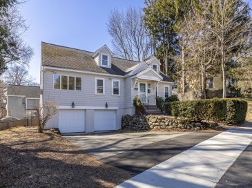 270 Cross St., Winchester, Massachusetts, 4 Bedrooms Bedrooms, 12 Rooms Rooms,4 BathroomsBathrooms,Residential Lease,For Rent,Cross St.,73556030