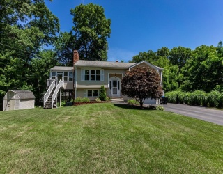 26 Sharon Pkwy, North Smithfield, Rhode Island, 3 Bedrooms Bedrooms, 6 Rooms Rooms,2 BathroomsBathrooms,Residential,For Sale,Sharon Pkwy,73555997