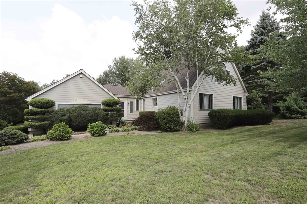 12 Amanda Rd, Freetown, Massachusetts, 3 Bedrooms Bedrooms, 6 Rooms Rooms,2.5 BathroomsBathrooms,Residential,For Sale,Amanda Rd,73556010