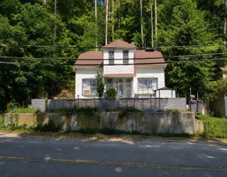 291 S Main St, Athol, Massachusetts, 3 Bedrooms Bedrooms, 5 Rooms Rooms,2 BathroomsBathrooms,Residential,For Sale,S Main St,73556013