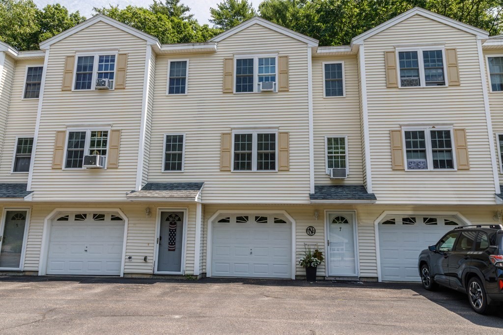 350 Riverbend Street, Athol, Massachusetts, 2 Bedrooms Bedrooms, 4 Rooms Rooms,1.5 BathroomsBathrooms,Residential,For Sale,Riverbend Street,73555952
