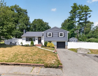 3 Connolly St, Randolph, Massachusetts, 3 Bedrooms Bedrooms, 7 Rooms Rooms,1.5 BathroomsBathrooms,Residential,For Sale,Connolly St,73556052