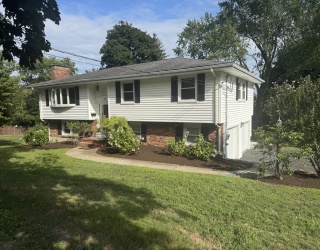 11 Aspen Ct, Dedham, Massachusetts, 3 Bedrooms Bedrooms, 7 Rooms Rooms,2 BathroomsBathrooms,Residential,For Sale,Aspen Ct,73554392