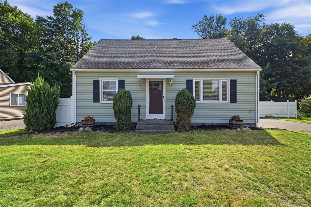 37 Saint Dennis St, Westfield, Massachusetts, 4 Bedrooms Bedrooms, 6 Rooms Rooms,2 BathroomsBathrooms,Residential,For Sale,Saint Dennis St,73556196