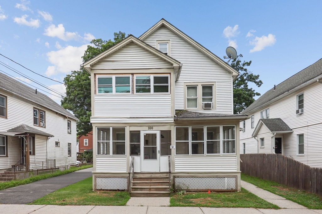 98-100 Draper St, Springfield, Massachusetts, 6 Bedrooms Bedrooms, 12 Rooms Rooms,2 BathroomsBathrooms,Residential Income,For Sale,Draper St,73556367