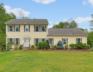 30 Pearl St, Upton, Massachusetts, 4 Bedrooms Bedrooms, 9 Rooms Rooms,2.5 BathroomsBathrooms,Residential,For Sale,Pearl St,73556199