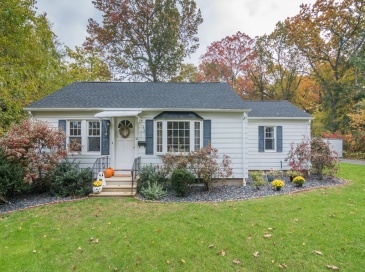 21 Gates Ave, East Longmeadow, Massachusetts, 3 Bedrooms Bedrooms, 7 Rooms Rooms,1.5 BathroomsBathrooms,Residential,For Sale,Gates Ave,73551390 21 Gates Ave, East Longmeadow, Massachusetts, 3 Bedrooms Bedrooms, 7 Rooms Rooms,1.5 BathroomsBathrooms,Residential,For Sale,Gates Ave,73551390