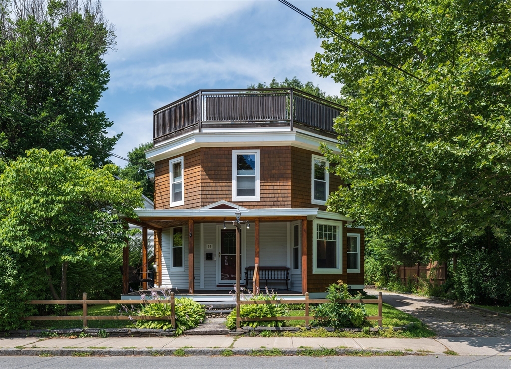 14 Main St, Shelburne, Massachusetts, 3 Bedrooms Bedrooms, 9 Rooms Rooms,3 BathroomsBathrooms,Residential,For Sale,Main St,73554536