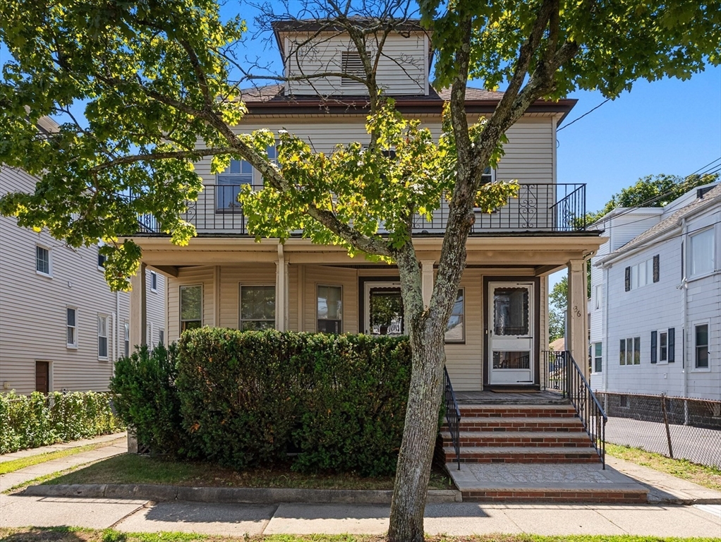 34-36 Thorndike Street, Arlington, Massachusetts, 5 Bedrooms Bedrooms, 11 Rooms Rooms,2 BathroomsBathrooms,Residential Income,For Sale,Thorndike Street,73556427