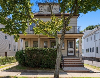 34-36 Thorndike Street, Arlington, Massachusetts, 5 Bedrooms Bedrooms, 11 Rooms Rooms,2 BathroomsBathrooms,Residential Income,For Sale,Thorndike Street,73556427